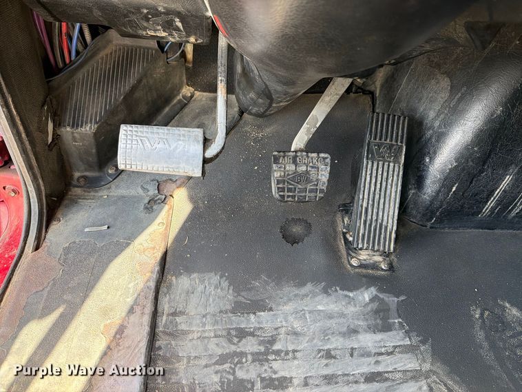 image for item EA0031 2013 Western Star 4700 dump truck