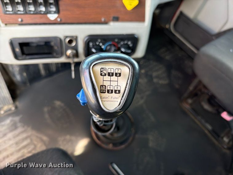 image for item EA0031 2013 Western Star 4700 dump truck