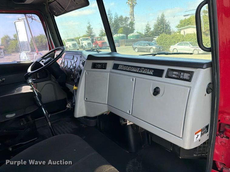 image for item EA0031 2013 Western Star 4700 dump truck