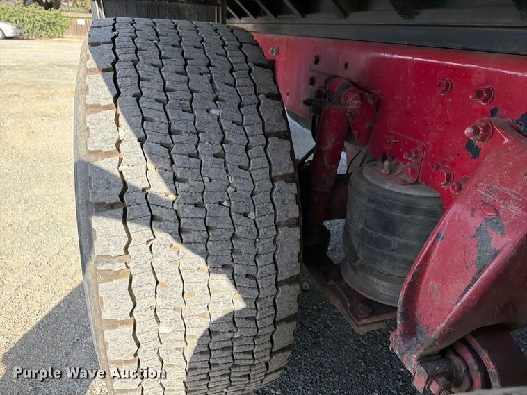 image for item EA0031 2013 Western Star 4700 dump truck