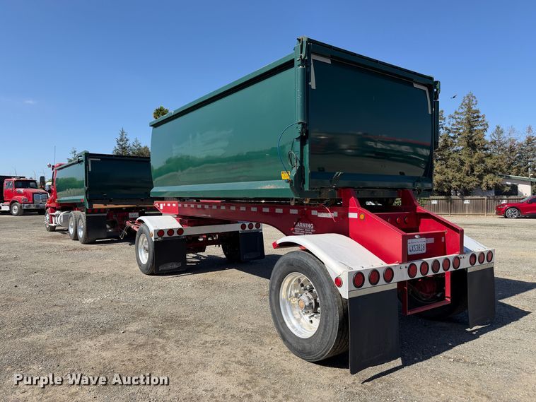 image for item EA0032 2014 Freightliner Cascadia dump truck