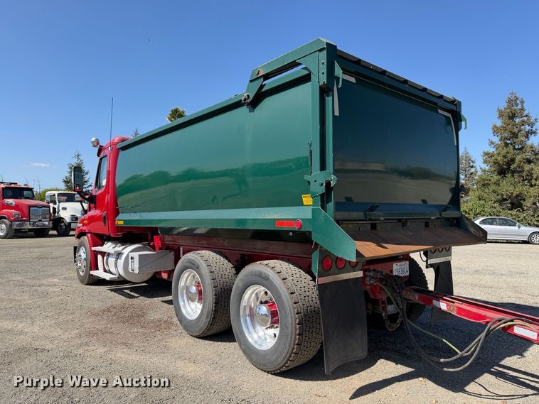 image for item EA0032 2014 Freightliner Cascadia dump truck