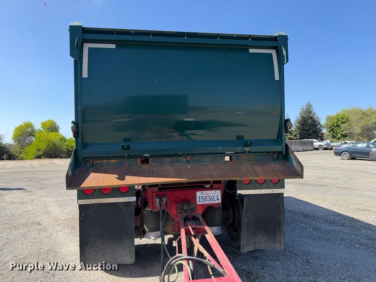 image for item EA0032 2014 Freightliner Cascadia dump truck