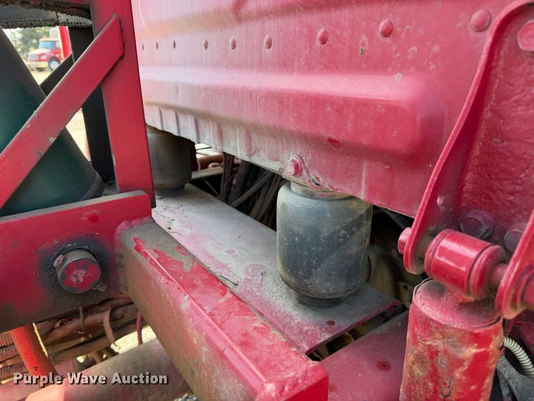 image for item EA0032 2014 Freightliner Cascadia dump truck