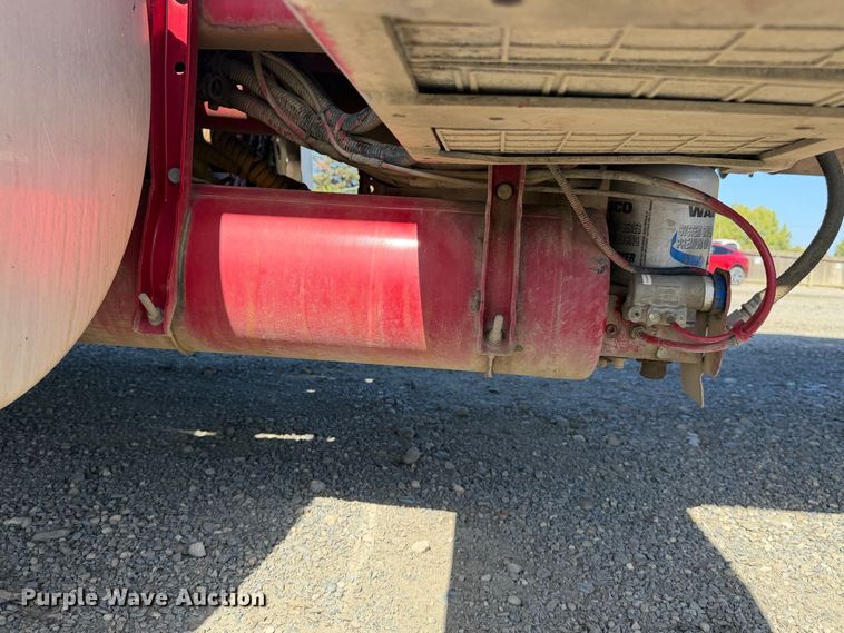 image for item EA0032 2014 Freightliner Cascadia dump truck