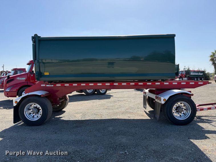 image for item EA0032 2014 Freightliner Cascadia dump truck
