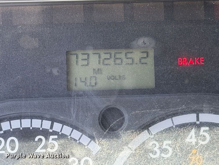 image for item EA0032 2014 Freightliner Cascadia dump truck