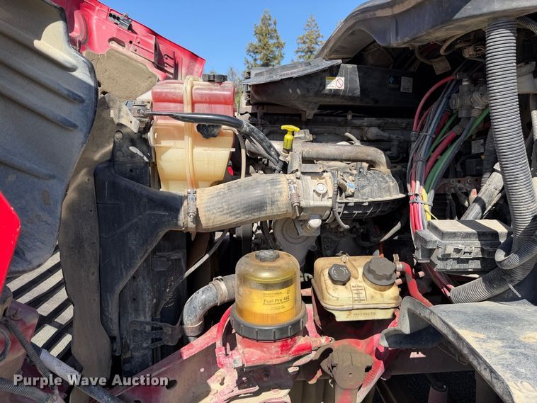 image for item EA0032 2014 Freightliner Cascadia dump truck