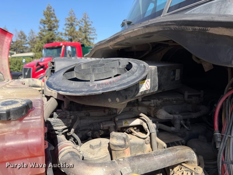 image for item EA0032 2014 Freightliner Cascadia dump truck