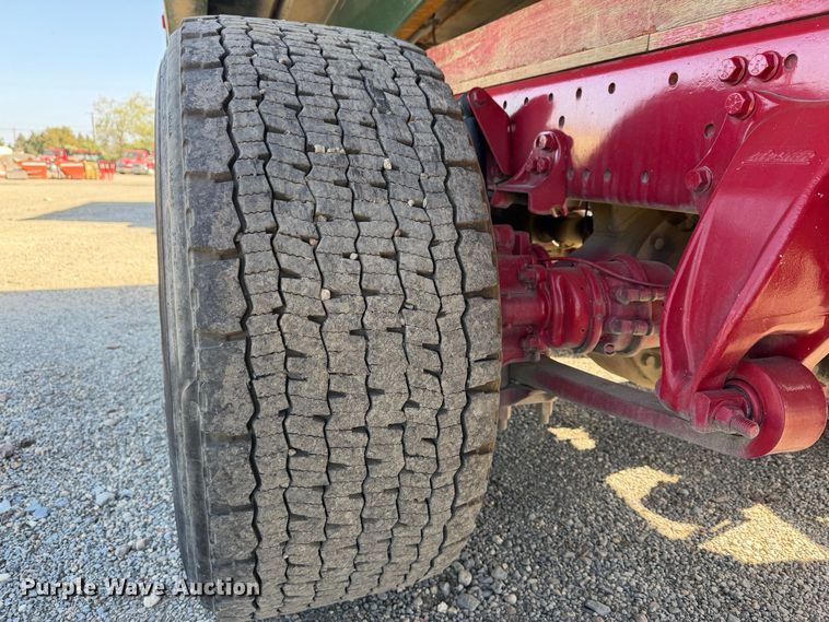 image for item EA0032 2014 Freightliner Cascadia dump truck