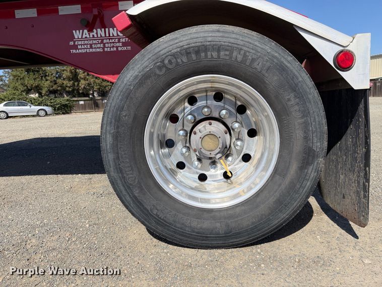 image for item EA0032 2014 Freightliner Cascadia dump truck