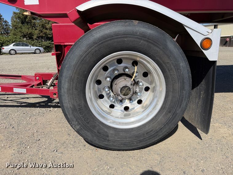 image for item EA0032 2014 Freightliner Cascadia dump truck