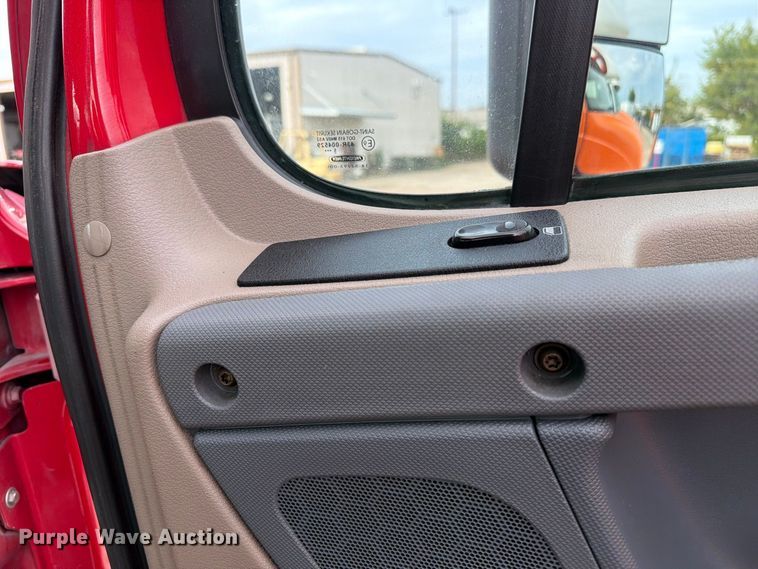image for item EA7389 2016 Freightliner Cascadia semi truck