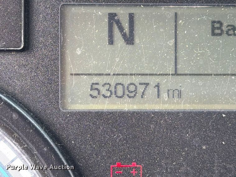image for item EA7389 2016 Freightliner Cascadia semi truck