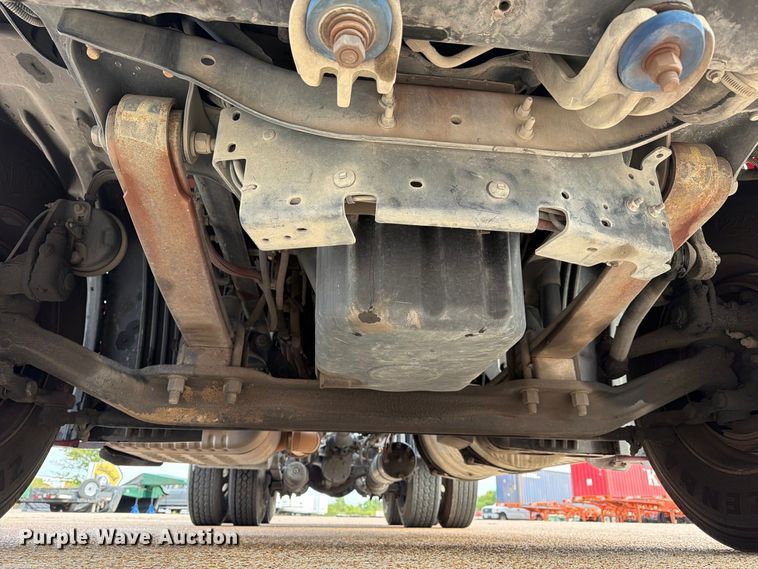 image for item EA7390 2015 Freightliner Cascadia semi truck