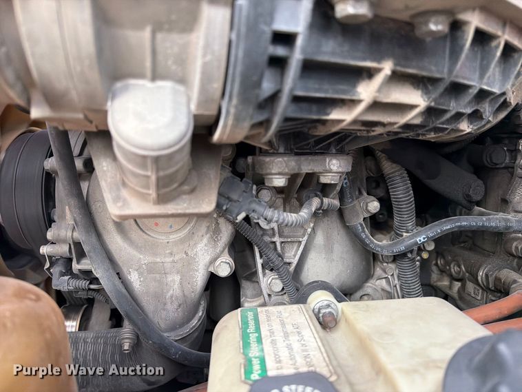 image for item EA7390 2015 Freightliner Cascadia semi truck
