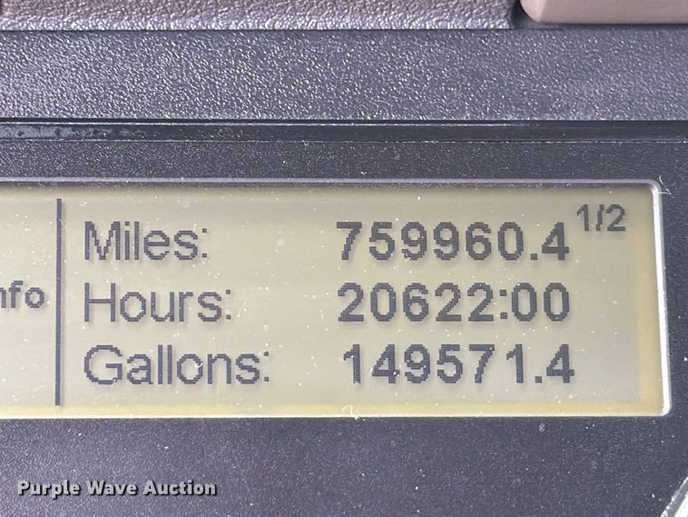 image for item EA7390 2015 Freightliner Cascadia semi truck