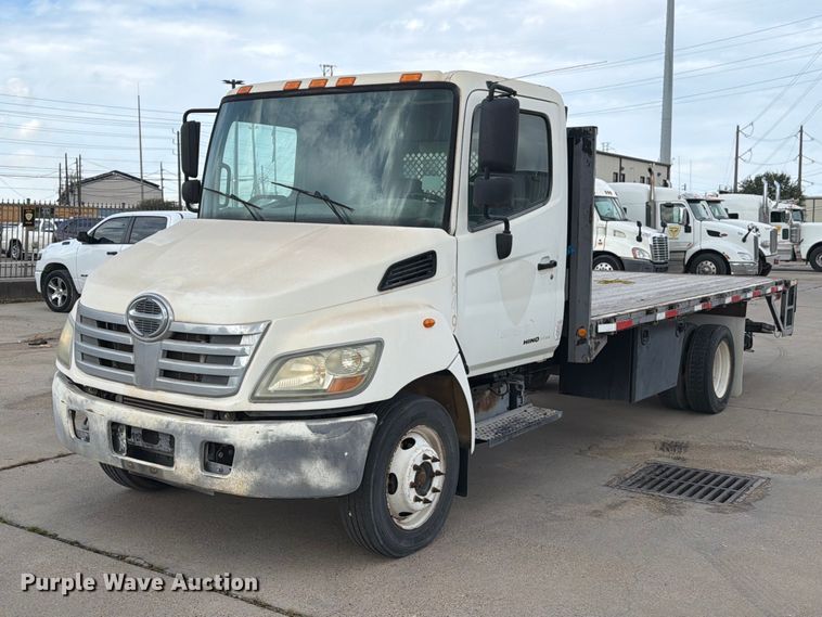 image for item EA7391 2008 Hino 185 flatbed truck