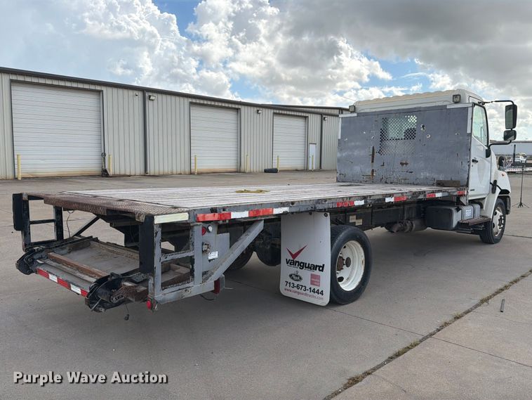 image for item EA7391 2008 Hino 185 flatbed truck