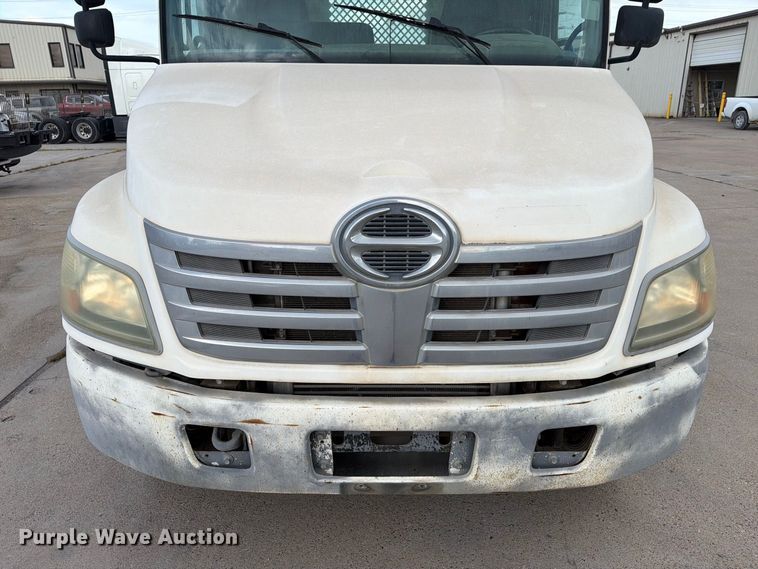 image for item EA7391 2008 Hino 185 flatbed truck