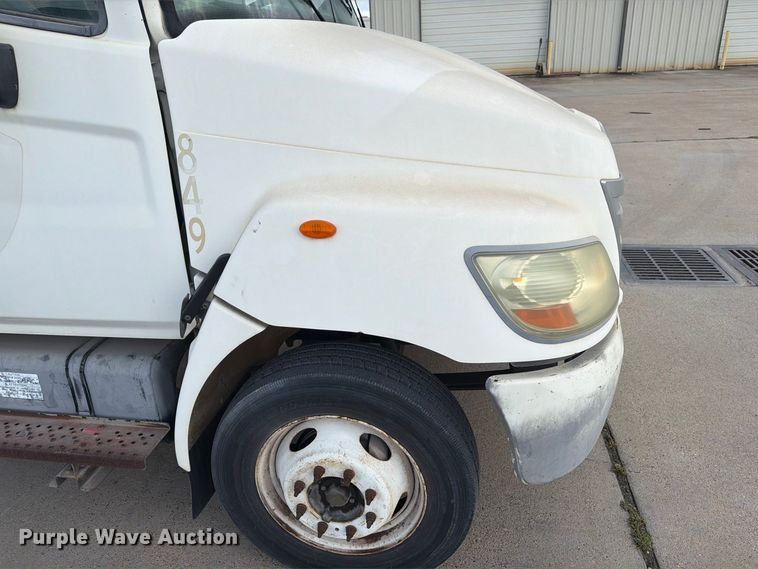 image for item EA7391 2008 Hino 185 flatbed truck