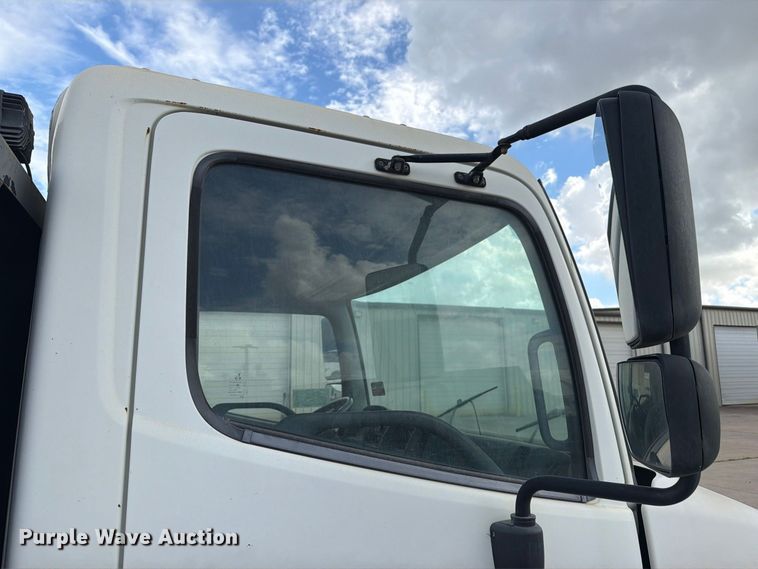 image for item EA7391 2008 Hino 185 flatbed truck