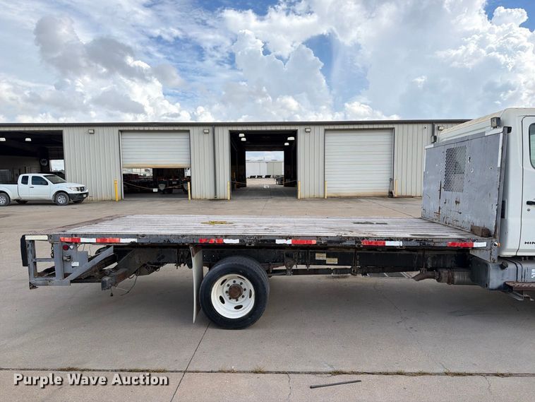 image for item EA7391 2008 Hino 185 flatbed truck
