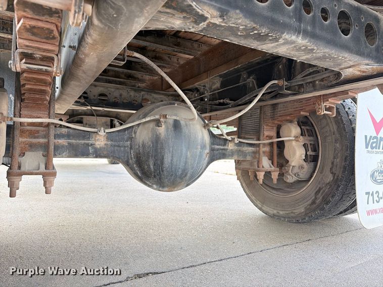 image for item EA7391 2008 Hino 185 flatbed truck