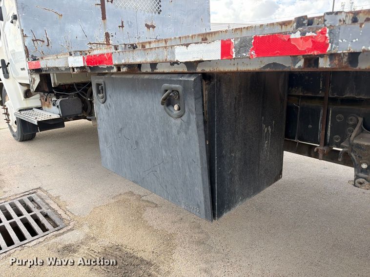 image for item EA7391 2008 Hino 185 flatbed truck