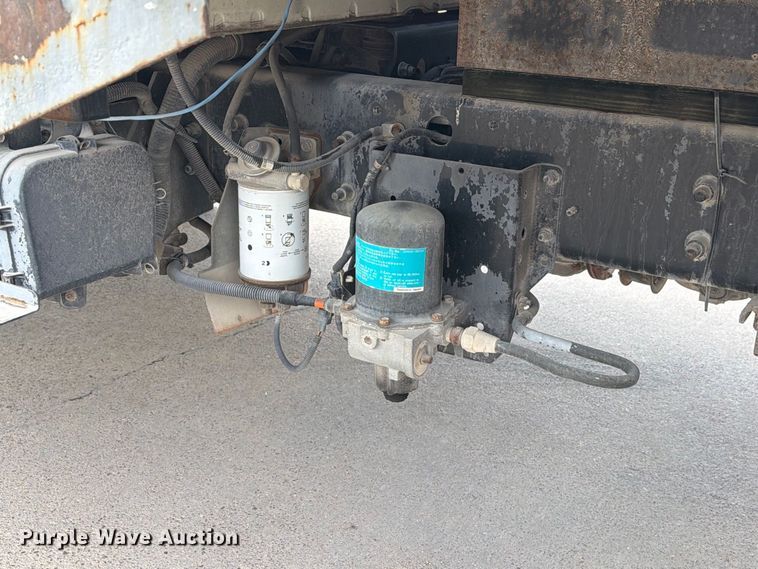 image for item EA7391 2008 Hino 185 flatbed truck