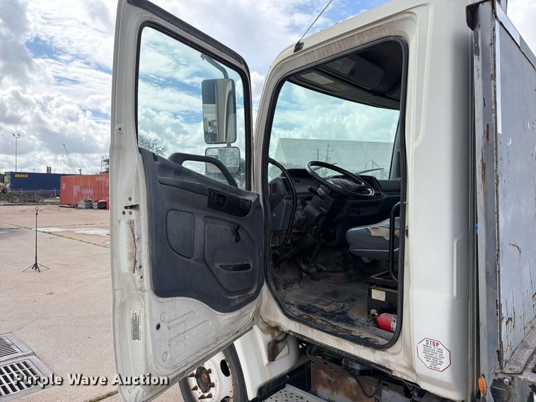 image for item EA7391 2008 Hino 185 flatbed truck