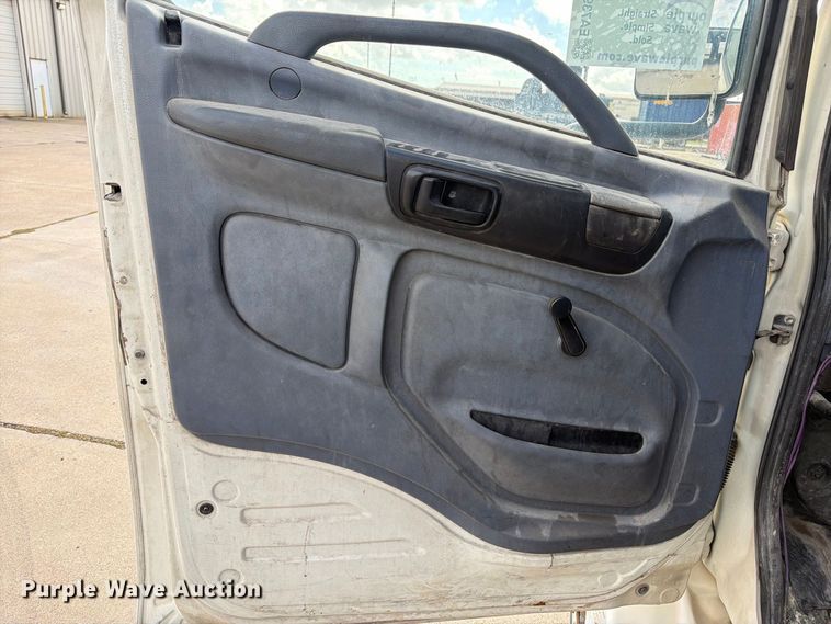 image for item EA7391 2008 Hino 185 flatbed truck