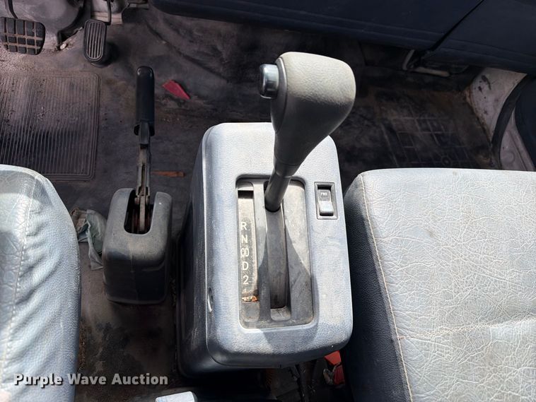 image for item EA7391 2008 Hino 185 flatbed truck