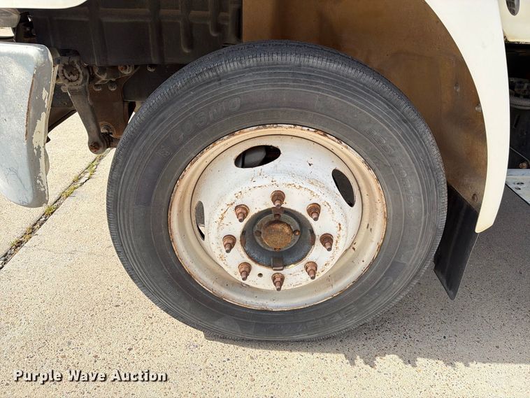 image for item EA7391 2008 Hino 185 flatbed truck