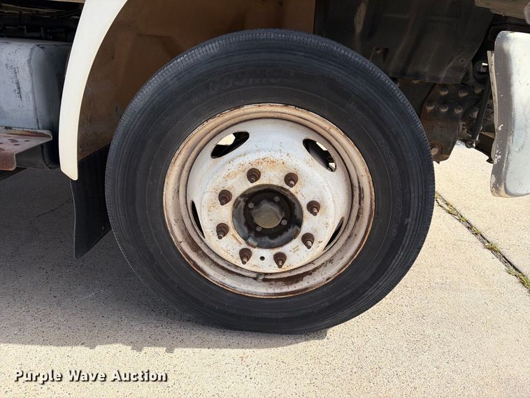 image for item EA7391 2008 Hino 185 flatbed truck