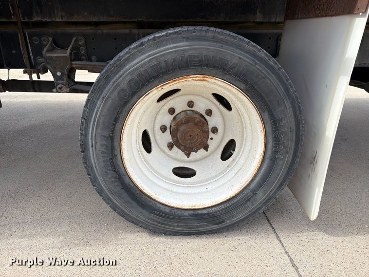 image for item EA7391 2008 Hino 185 flatbed truck
