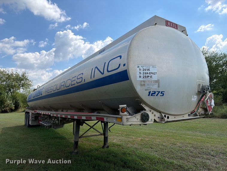 image for item EA7396 2001 Heil Trailer International fuel trailer