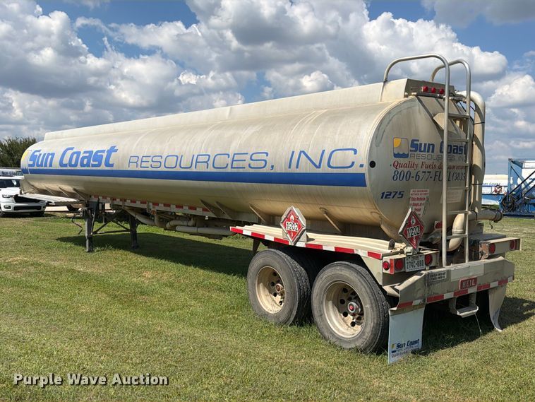image for item EA7396 2001 Heil Trailer International fuel trailer