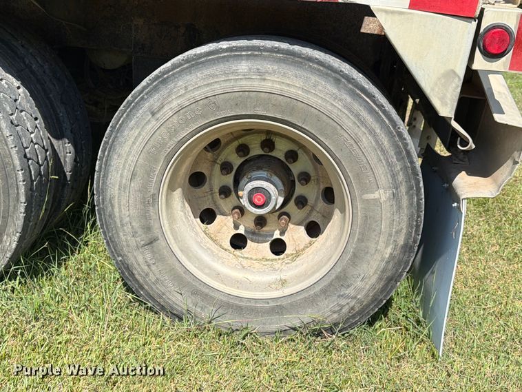 image for item EA7396 2001 Heil Trailer International fuel trailer