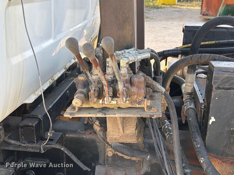 image for item EA7403 2000 Mack RD688S hook lift truck