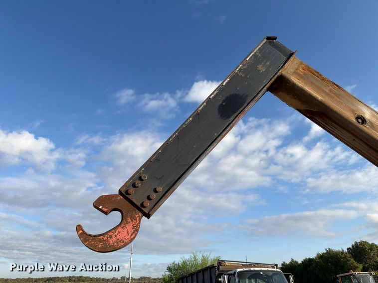 image for item EA7403 2000 Mack RD688S hook lift truck