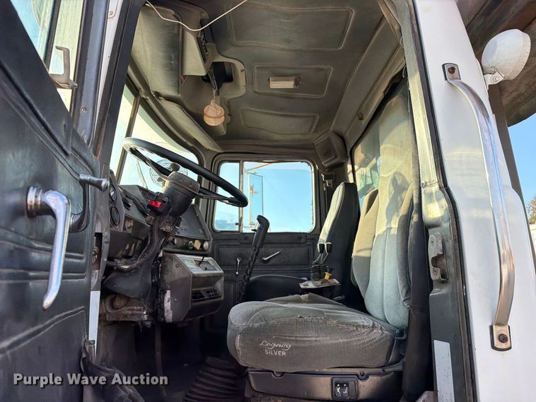 image for item EA7403 2000 Mack RD688S hook lift truck