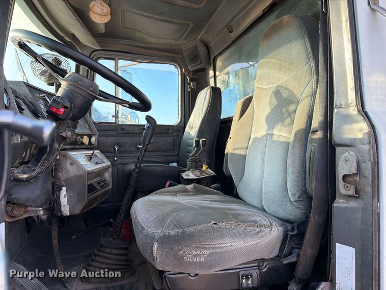 image for item EA7403 2000 Mack RD688S hook lift truck