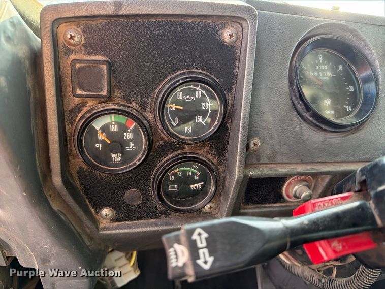 image for item EA7403 2000 Mack RD688S hook lift truck