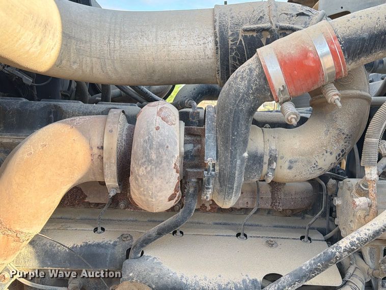 image for item EA7403 2000 Mack RD688S hook lift truck