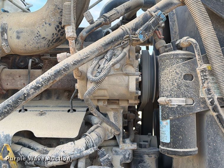 image for item EA7403 2000 Mack RD688S hook lift truck