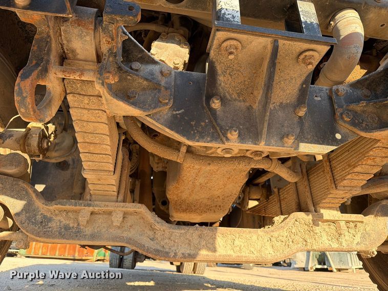 image for item EA7403 2000 Mack RD688S hook lift truck