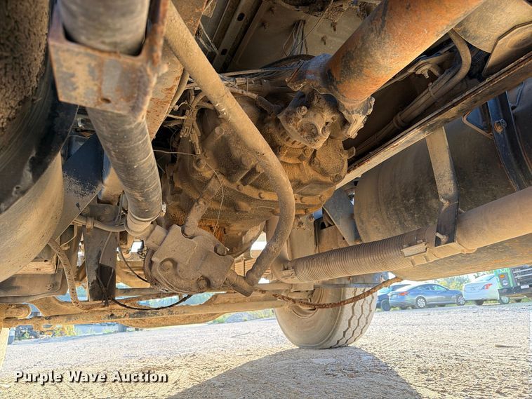 image for item EA7403 2000 Mack RD688S hook lift truck