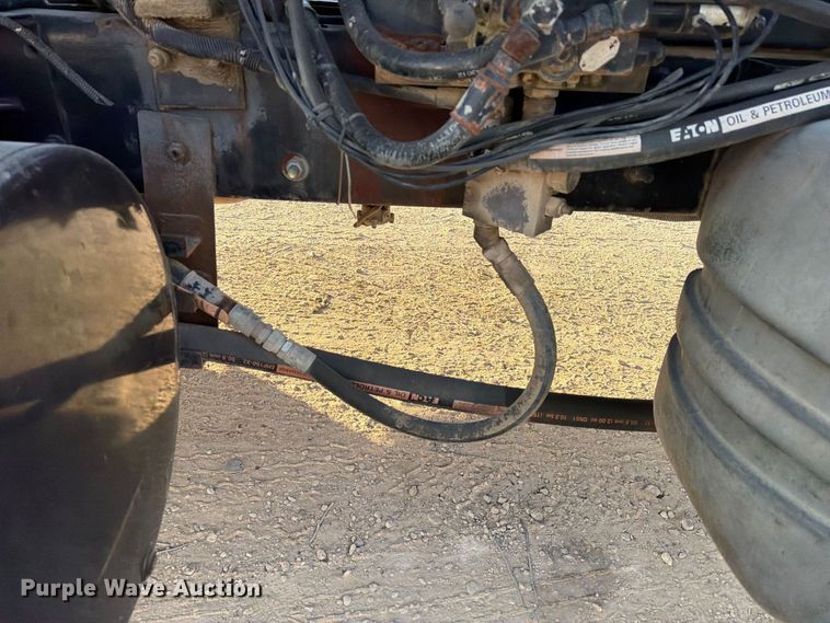 image for item EA7403 2000 Mack RD688S hook lift truck