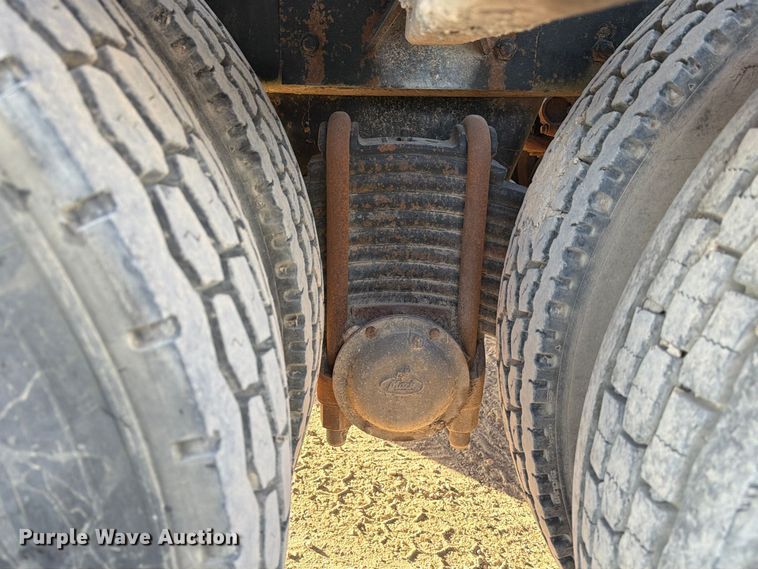 image for item EA7403 2000 Mack RD688S hook lift truck